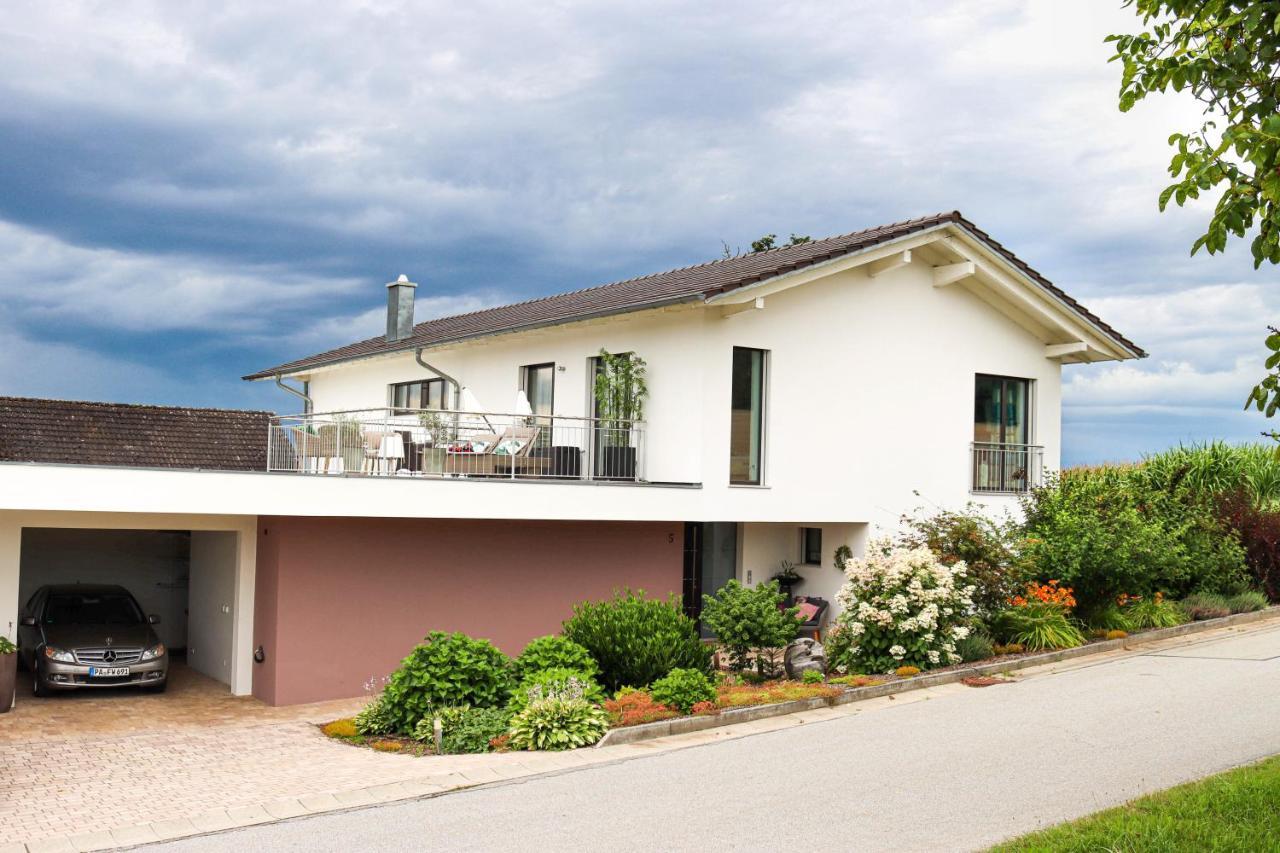 Moderne Ferienwohnung Naehe Bad Griesbach, Haarbach Exterior foto