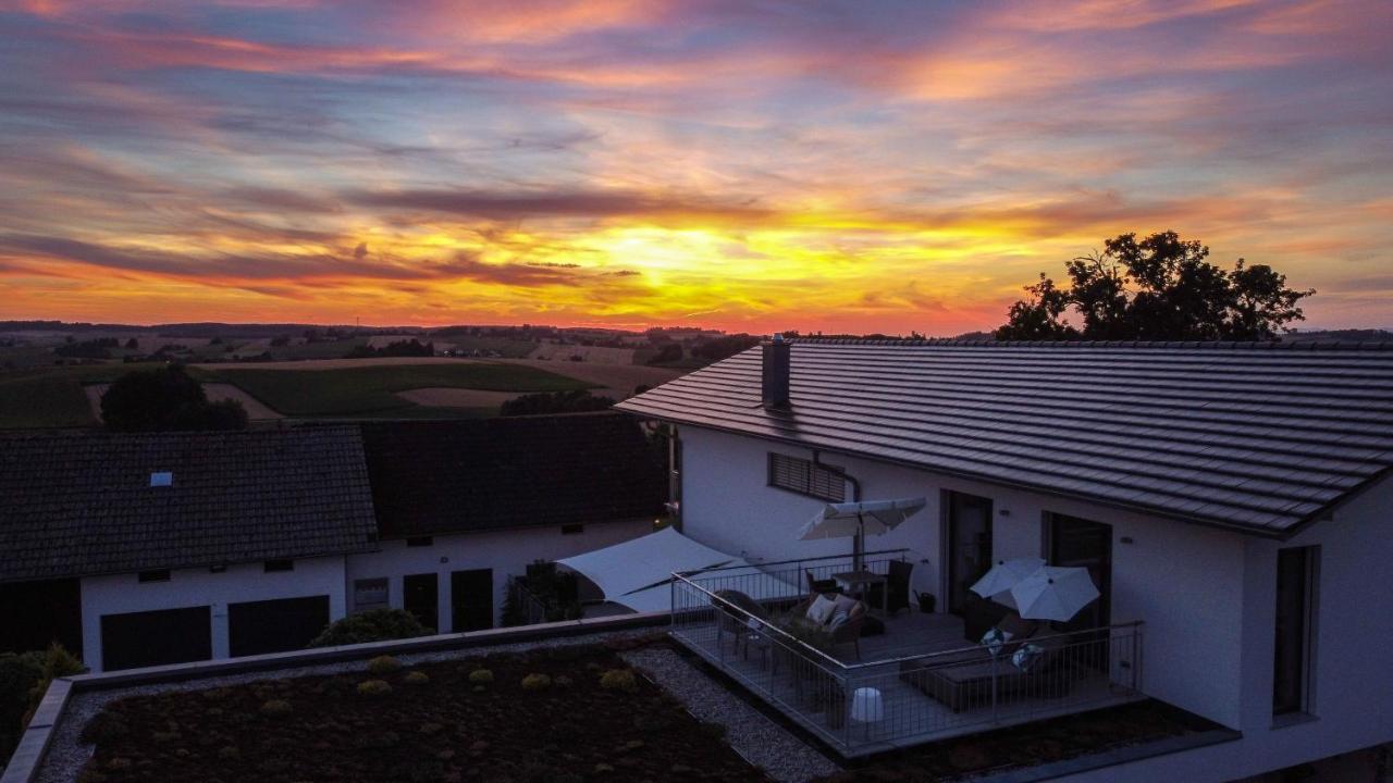 Moderne Ferienwohnung Naehe Bad Griesbach, Haarbach Exterior foto